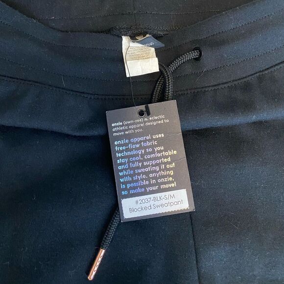 Onzie Blocked Black and white Sweatpant. Size Medium - Picture 5 of 6